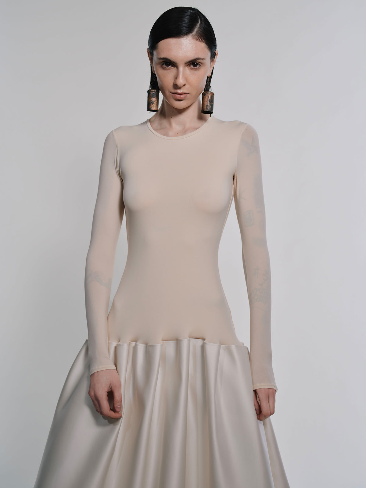 CATRIN_DRESS_CREAM_EDITORIAL