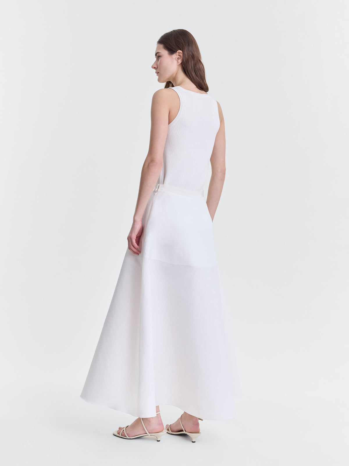 DEETA_CHALK_BACK