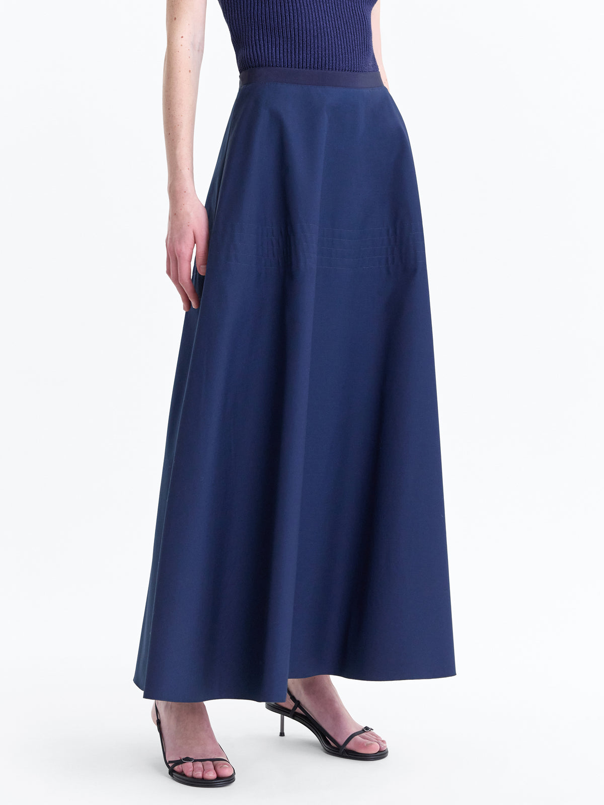 DEETA_DARK-NAVY_DETAIL
