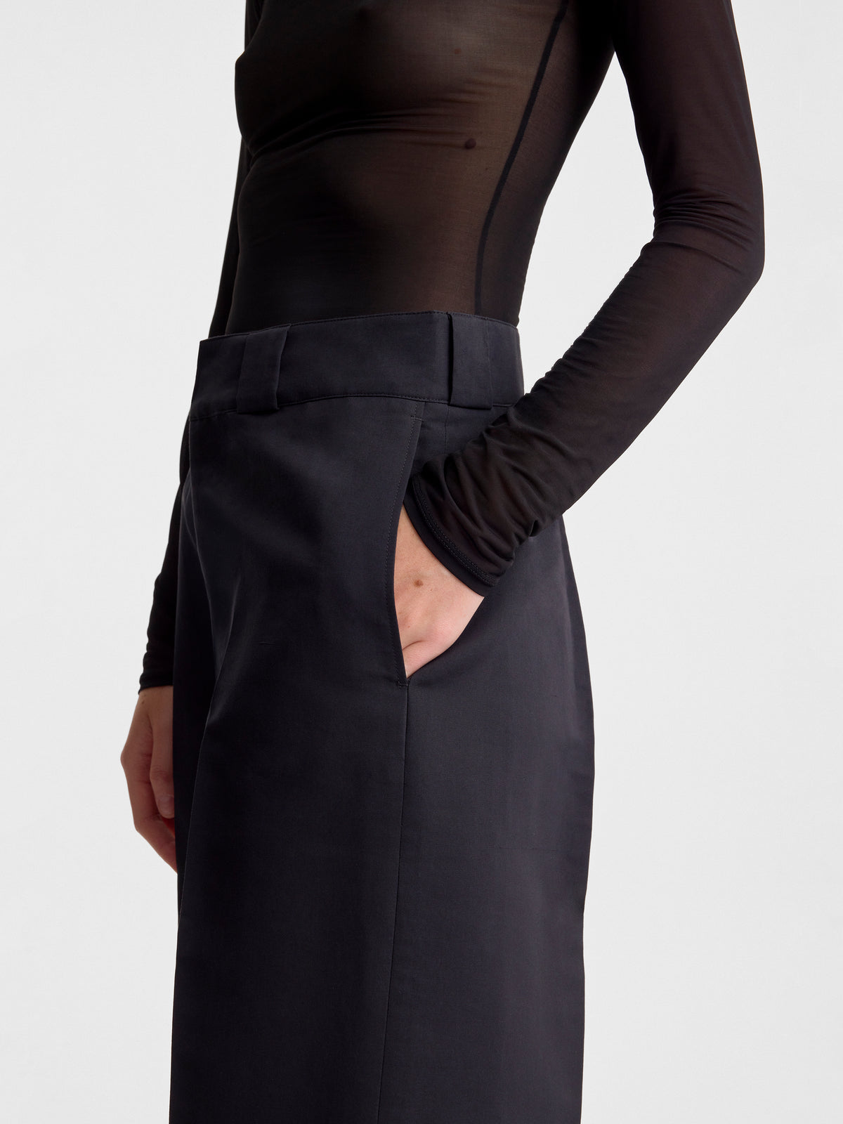 Fforme_CARRYOVER_NAHLA.UTILITY.TROUSER_BLACK_FF00696-CO2604-001_DETAIL