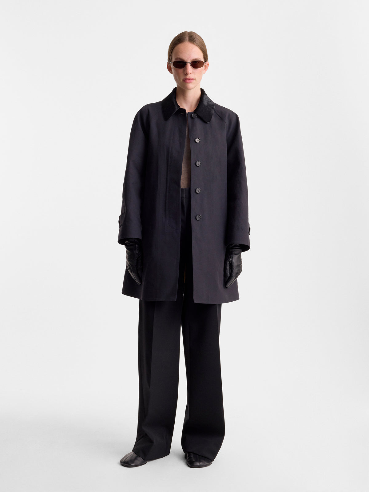 AGNES-COAT-IN-BLACK-WITH-CALF-HAIR-COLLAR_FF00803-LI2611-001_MAIN