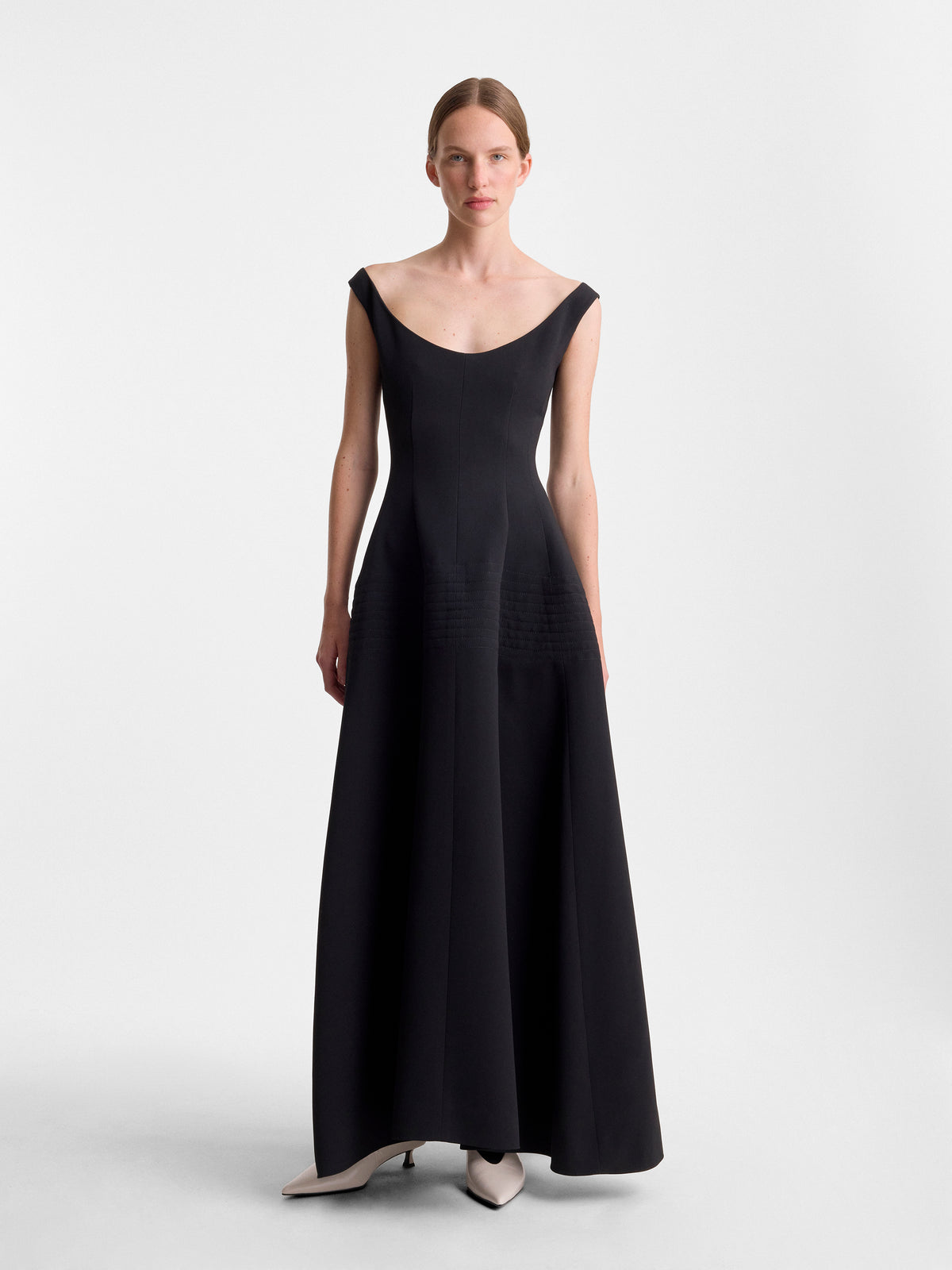 ALODIA-DRESS-IN-BLACK_FF00868-VI2502-001_FRONT