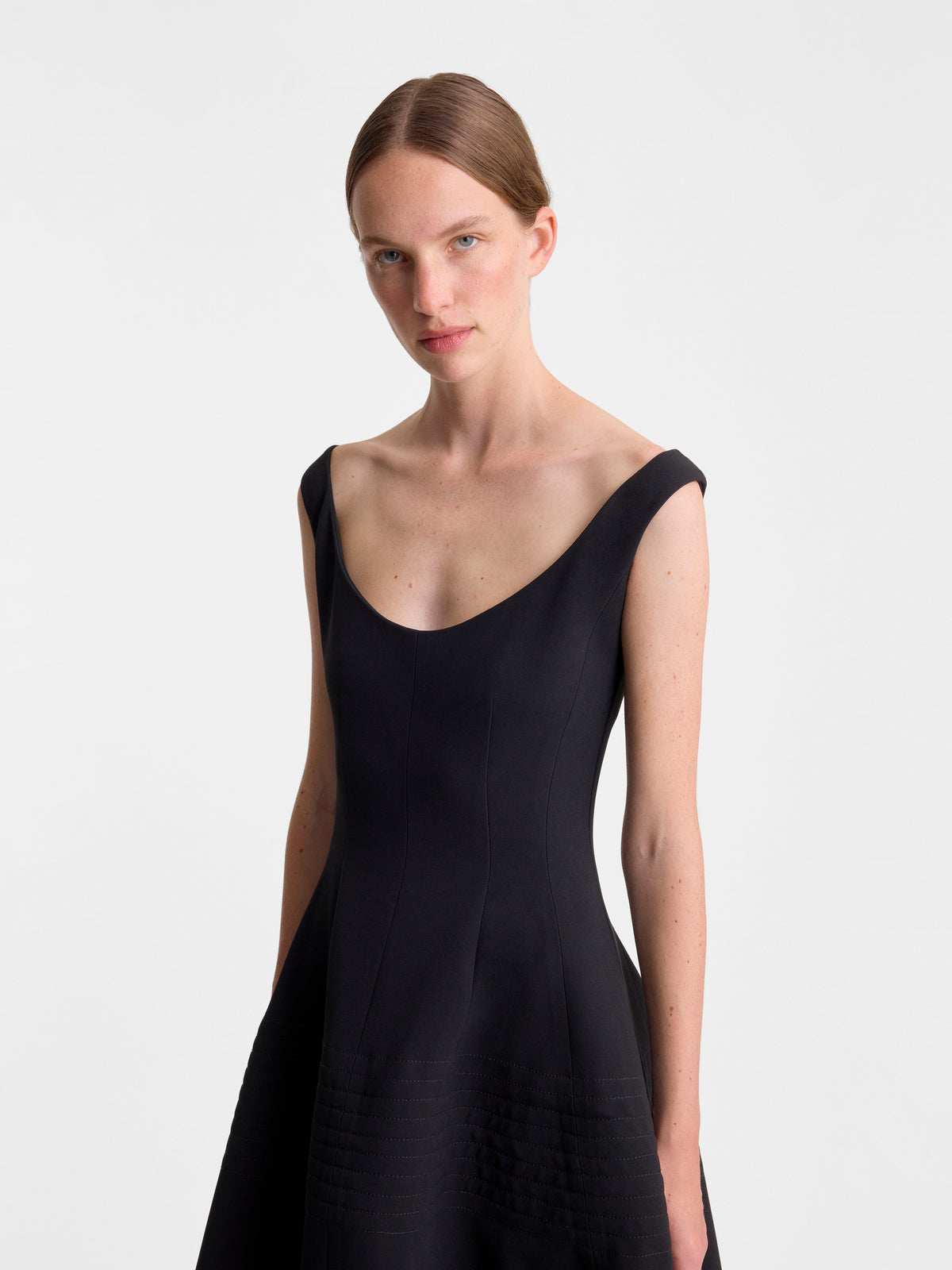 ALODIA-DRESS-IN-BLACK_FF00868-VI2502-001_DETAIL
