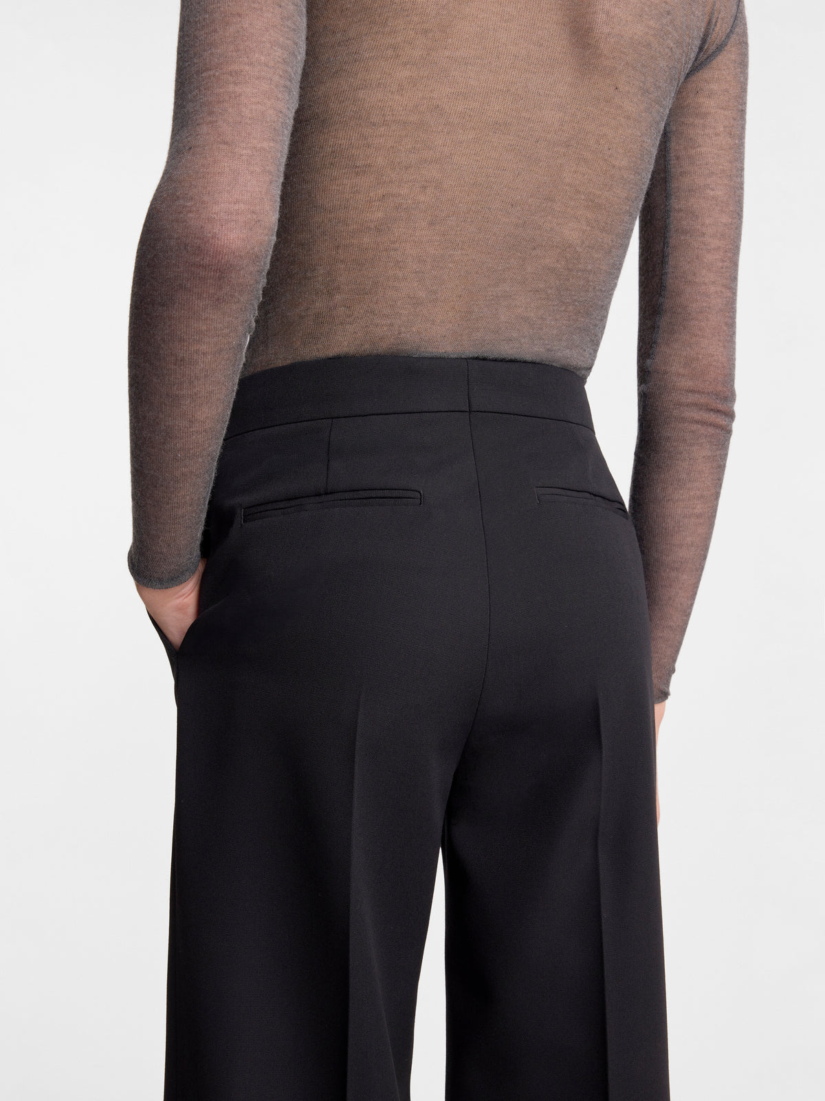 ARIS-PANT-IN-BLACK_FF00800-WO2605-001_DETAIL