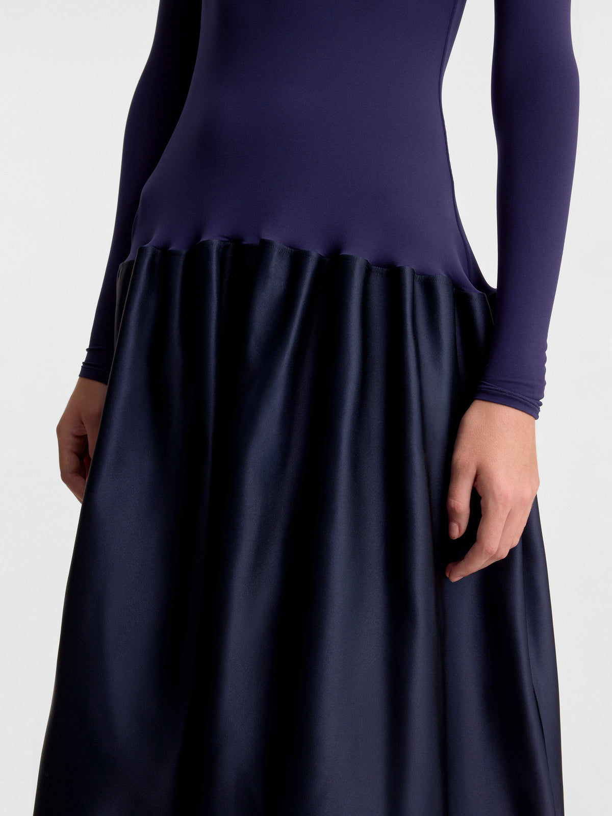 CATRIN-DRESS-IN-PRUSSIAN-BLUE_FF00615-PL2601-402_DETAIL