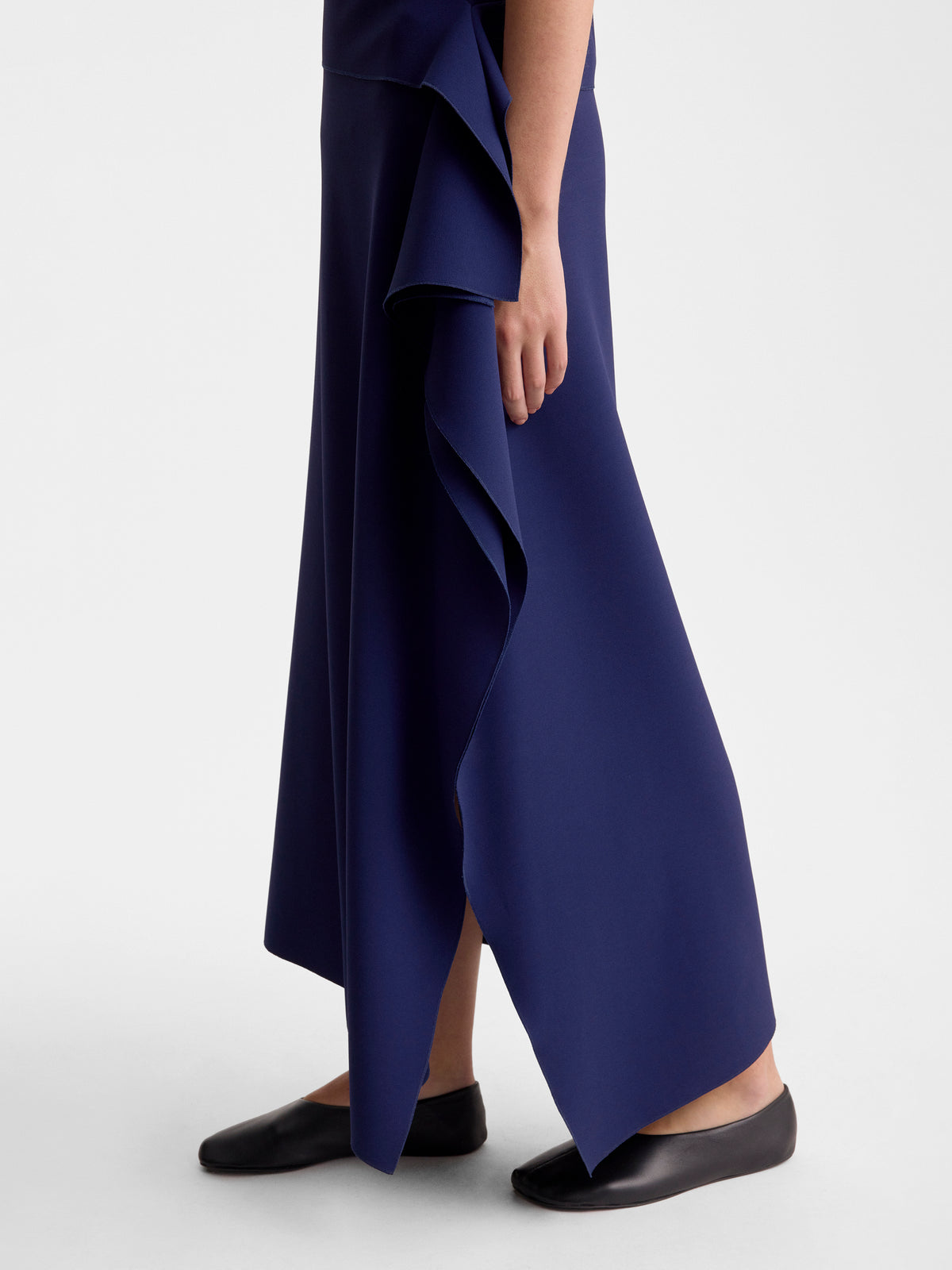Fforme_FW26_CHLOE.ASSYMETRICAL.DRAPE.SKIRT.T-SHIRT.DRESS_INK.BLUE_FF00805-VI2502-420_DETAIL