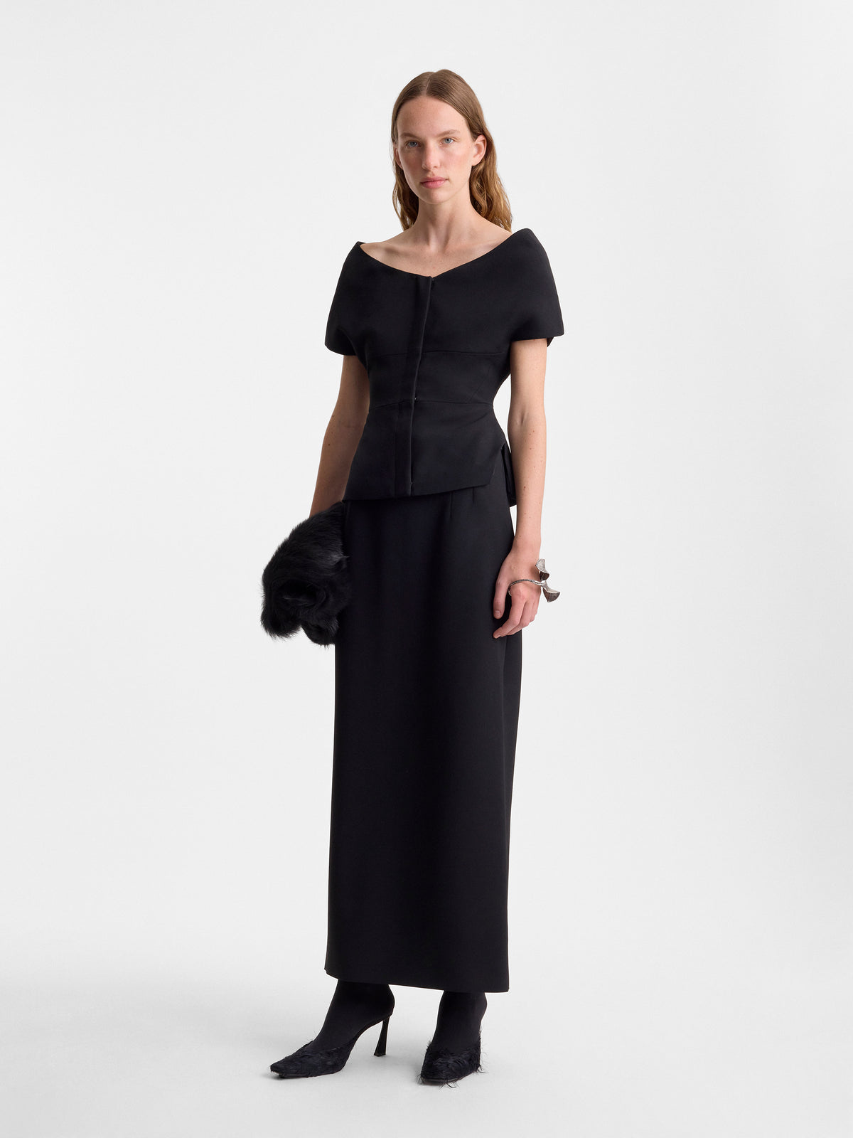 DALIA-TOP-IN-BLACK_FF00751-VI2502-001_STYLED