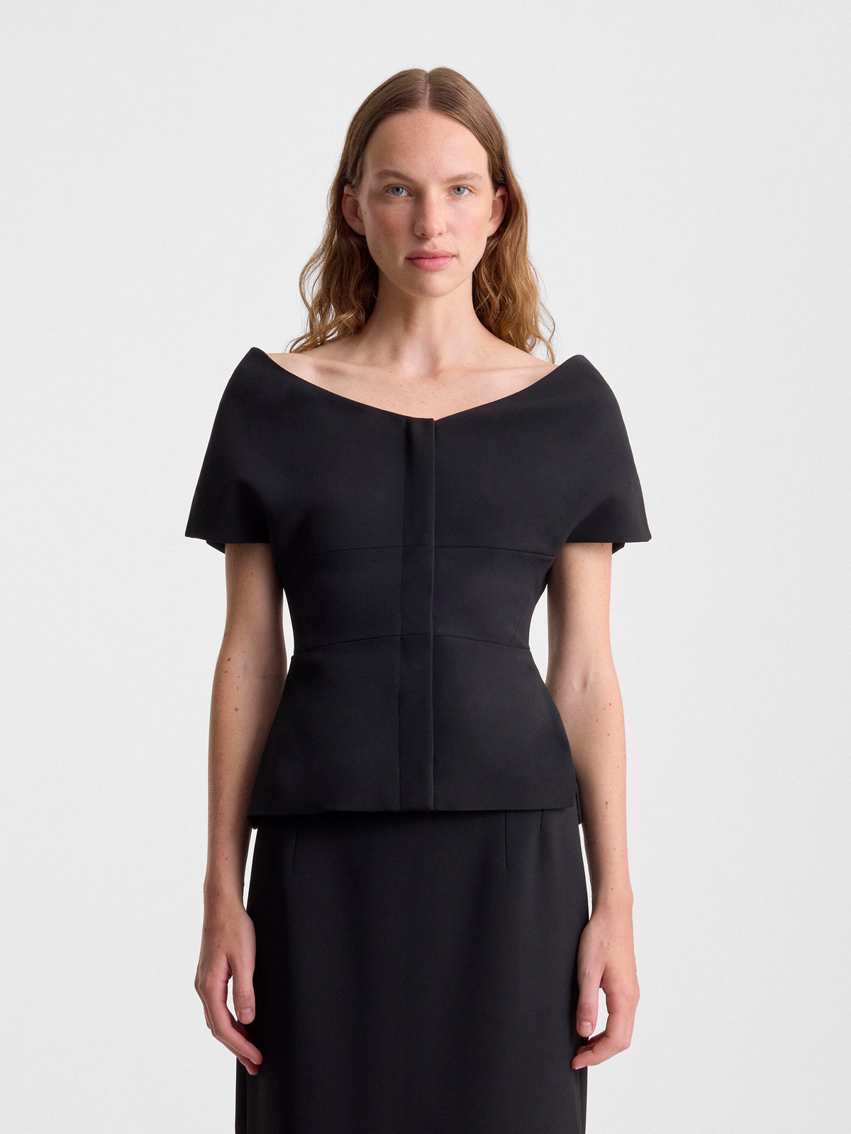 DALIA-TOP-IN-BLACK_FF00751-VI2502-001_MAIN
