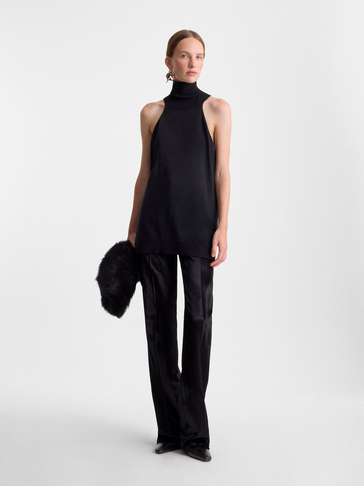 Fforme_FW26_DEVON.SLEEVELESS.HIGH.NECK.TOP_BLACK_FF00835-KN2624-001_STYLED