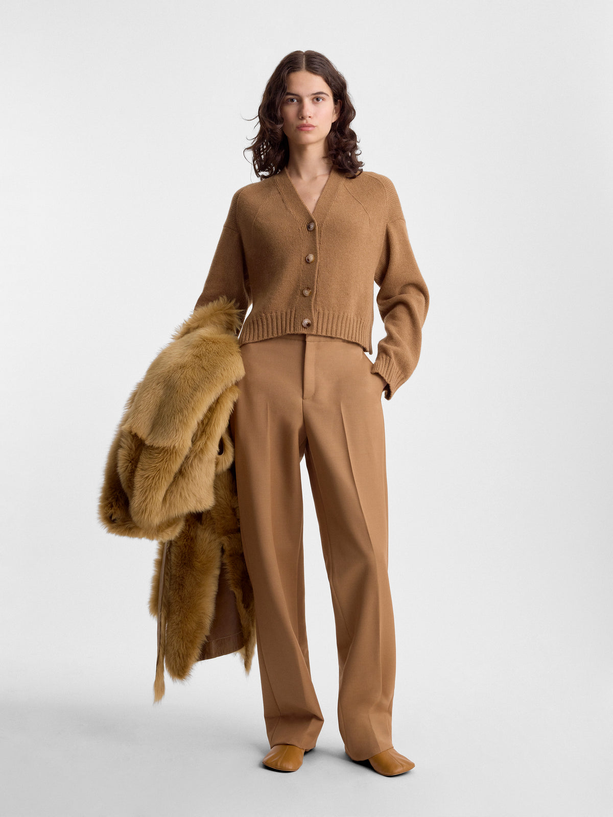 ENIKA-CARDIGAN-IN-CAMEL_FF00816-KN2526-213_STYLED