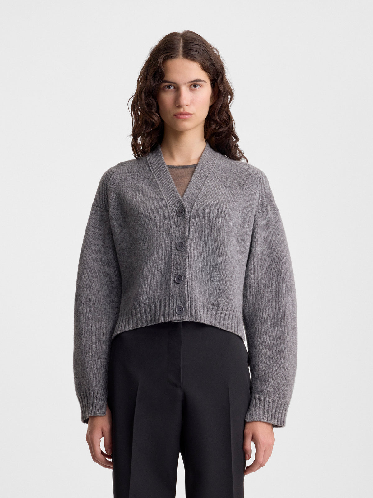 ENIKA-CARDIGAN-IN-GREY_FF00816-KN2526-079_MAIN