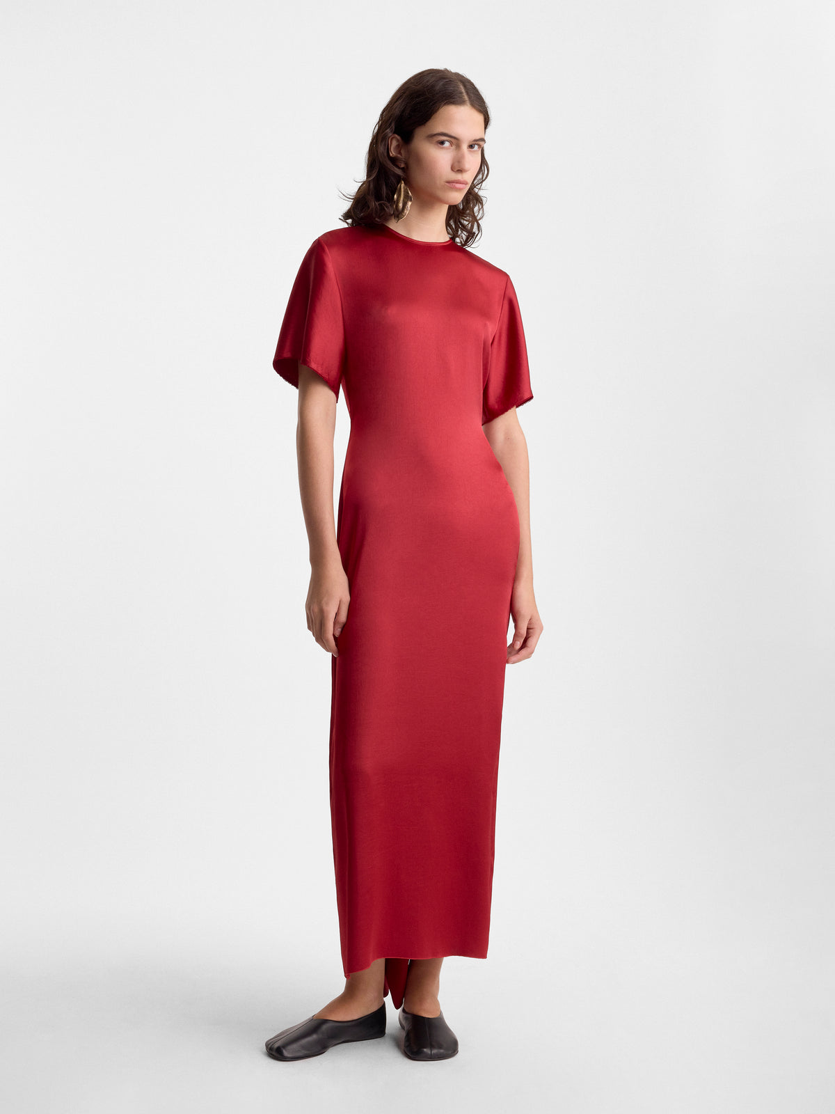 Fforme_FW26_IMOGEN.FLUID.SEAMLESS.DRAPED.T-SHIRT.DRESS_CRIMSON.RED_FF00823-PL2612-630_STYLED