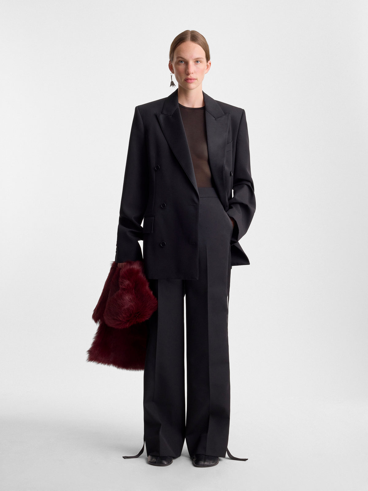 INES-JACKET-IN-BLACK_FF00793-WO2605-001_MAIN