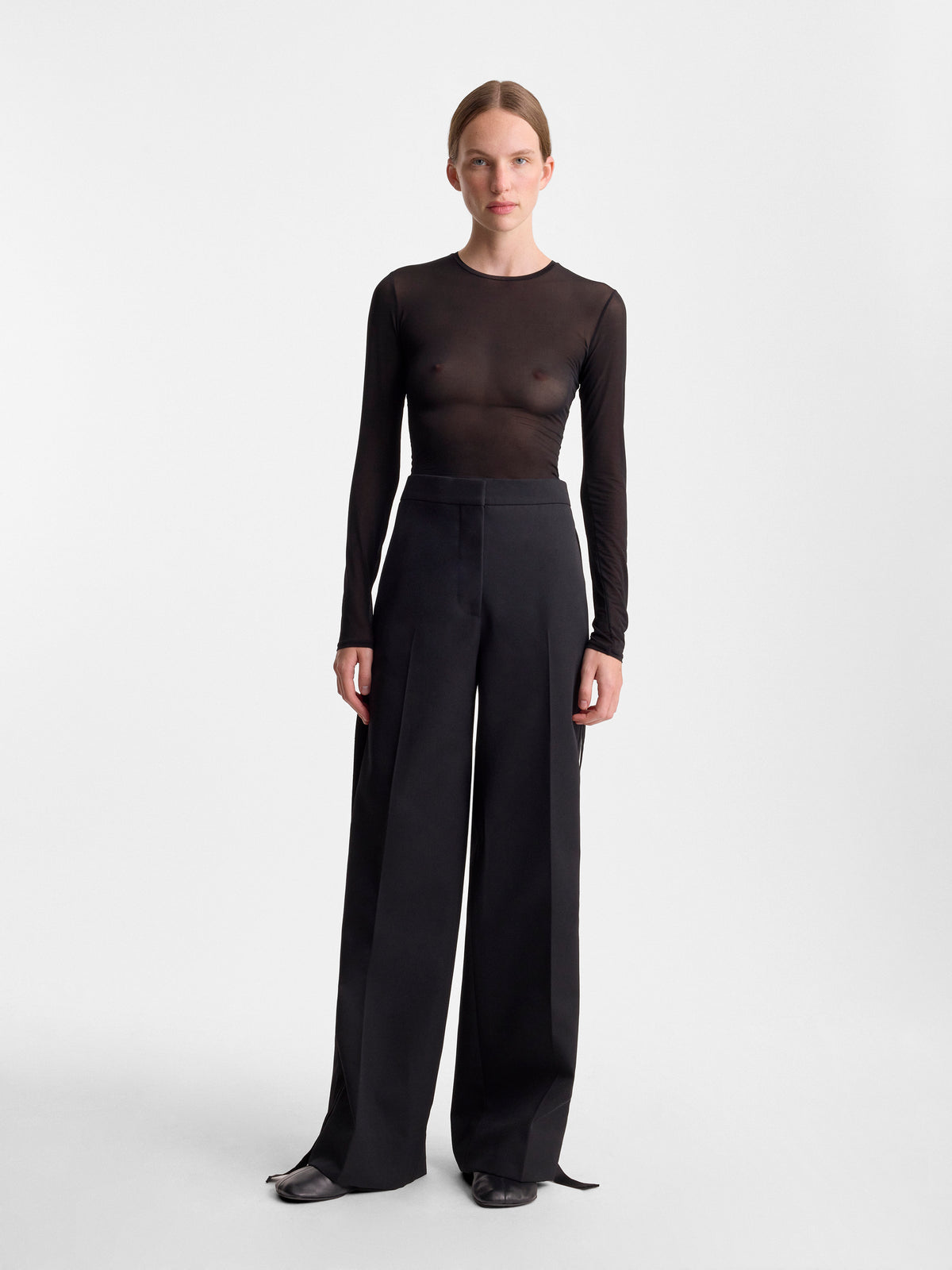 Fforme_FW26_JACQUE.TAILORED.TUXEDO.WIDE.LEG.TOUSER.WITH.DUCHESS.STRIPE.DETAIL_BLACK_FF00799-WO2605-001_1136_FRONT