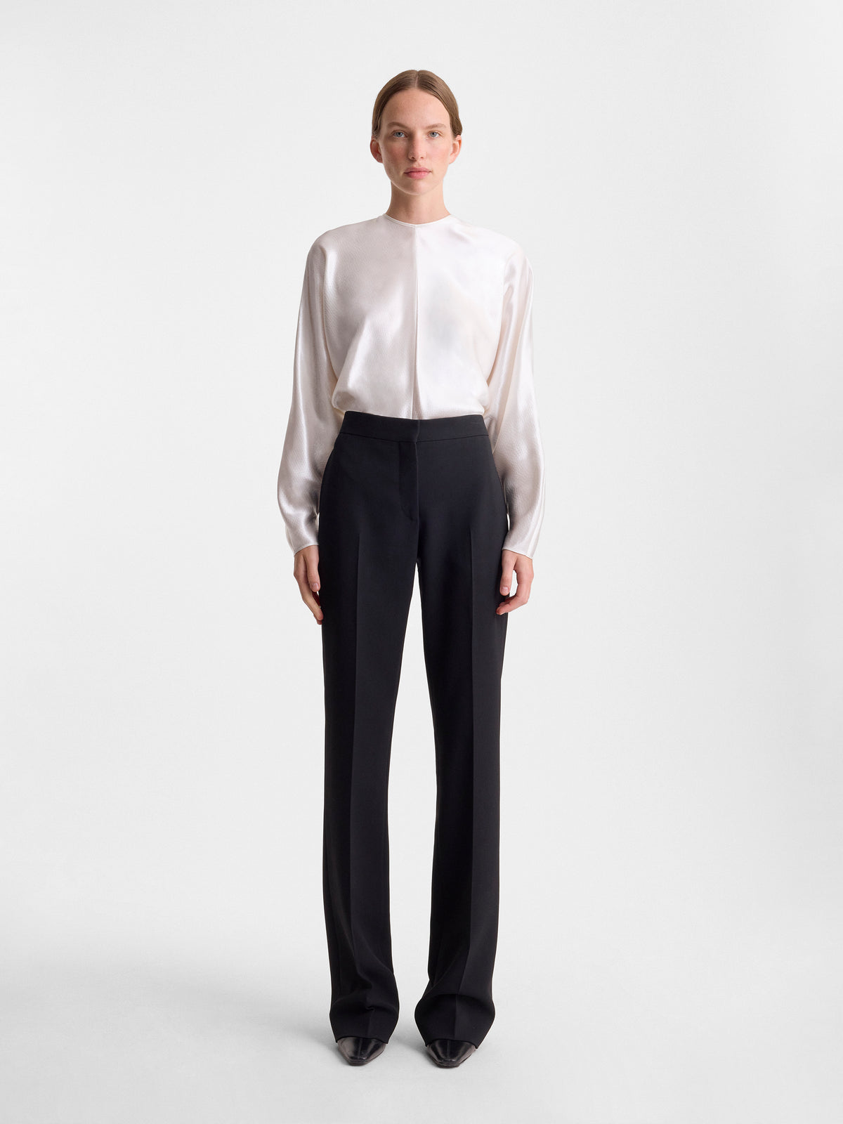 LANG-PANT-IN-BLACK_FF00740-VI2502-001_FRONT