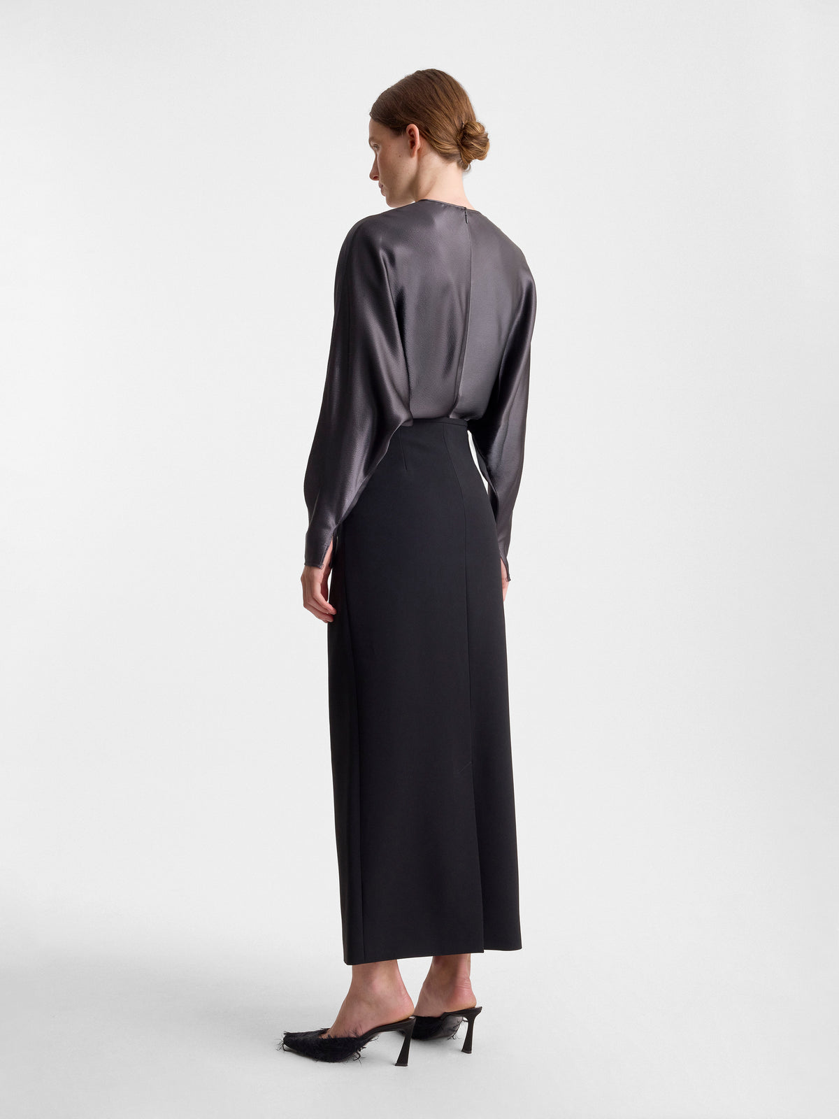 MENA-SKIRT-IN-BLACK_FF00752-VI2502-001_BACK