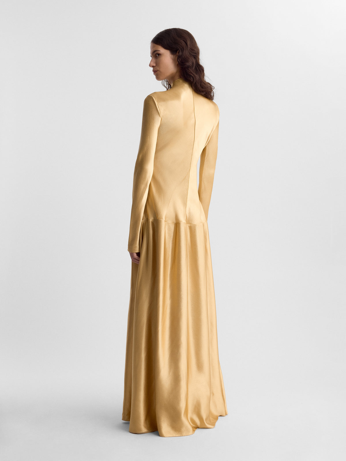 MILA.DRESS_PALE.GOLD_FF00529-VI2514-701_895_BACK