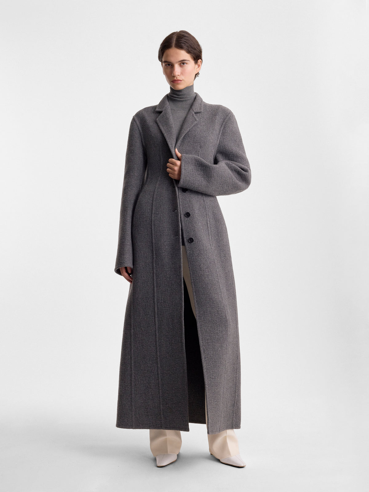 NOAH-COAT-IN-MID-GREY_FF00561-WO2522-041_MAIN