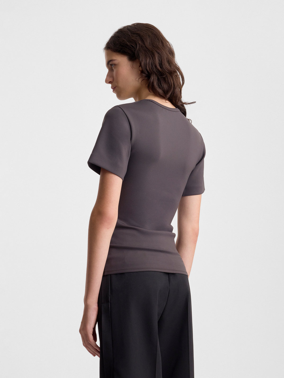 ROMI-T-SHIRT-IN-DARK-CHARCOAL_FF00633-PA2501-021_BACK