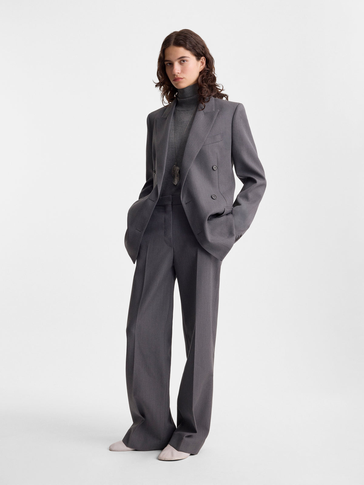 VEGA-JACKET-IN-MID-GREY_FF00796-WO2605-041_MAIN