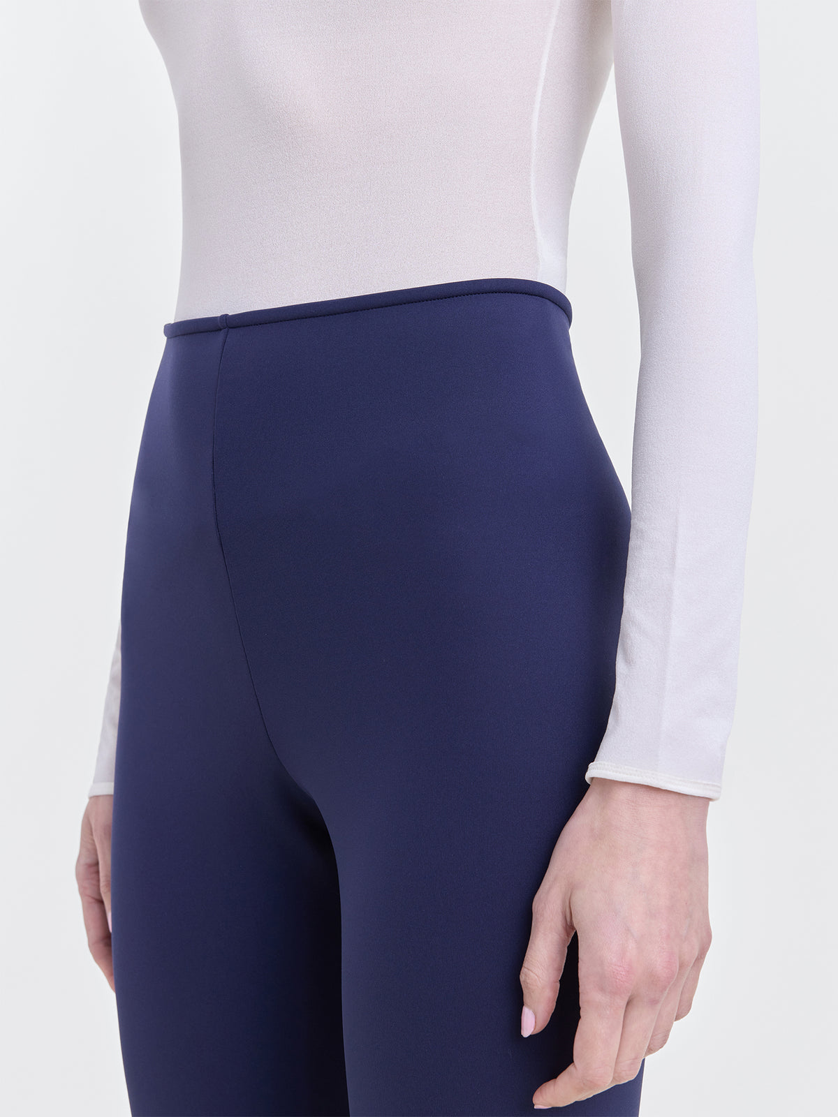 Fforme_PF26_FF00767-PA2501-409_DIONE.SCUBA.CROP.KICK.TROUSER_DARK.NAVY_DETAIL