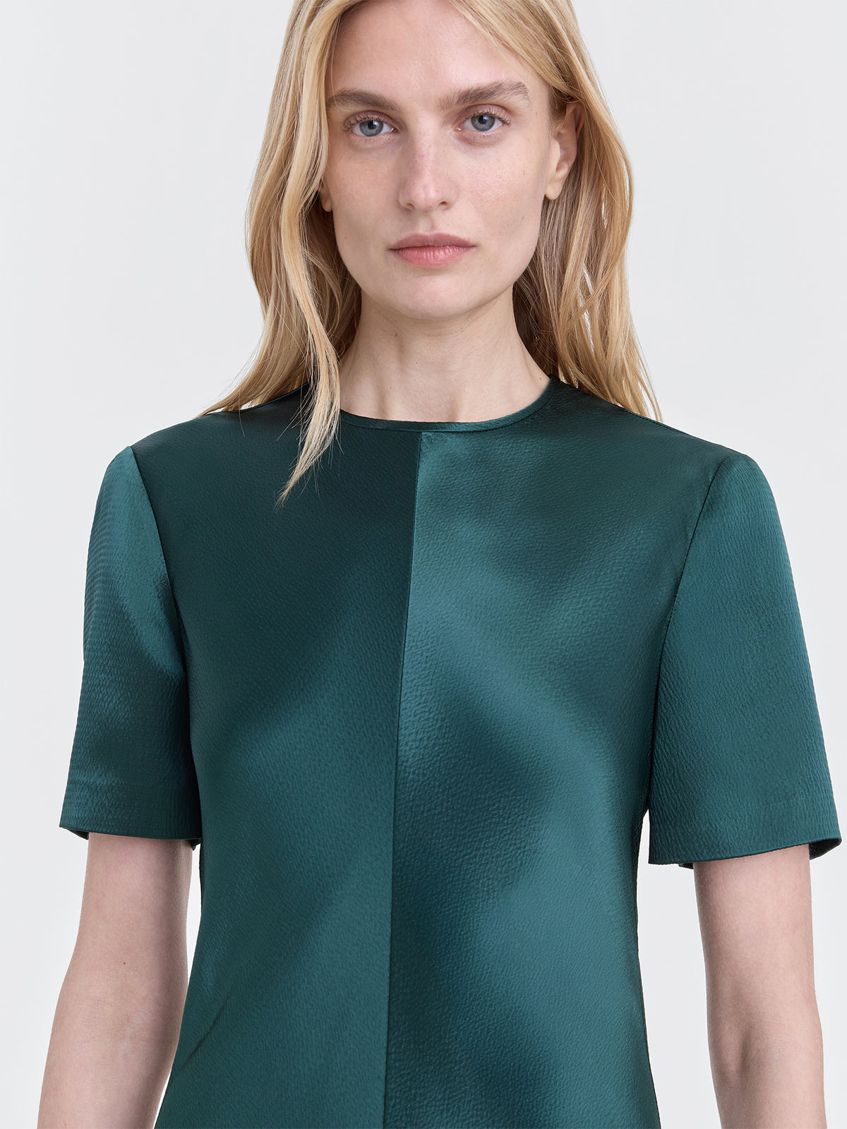 Fforme_PF26_FF00783-VI2514-343_AKRITI.SHORT.SLEEVE.BIAS.CUT.DRESS_EVERGREEN_DETAIL_2