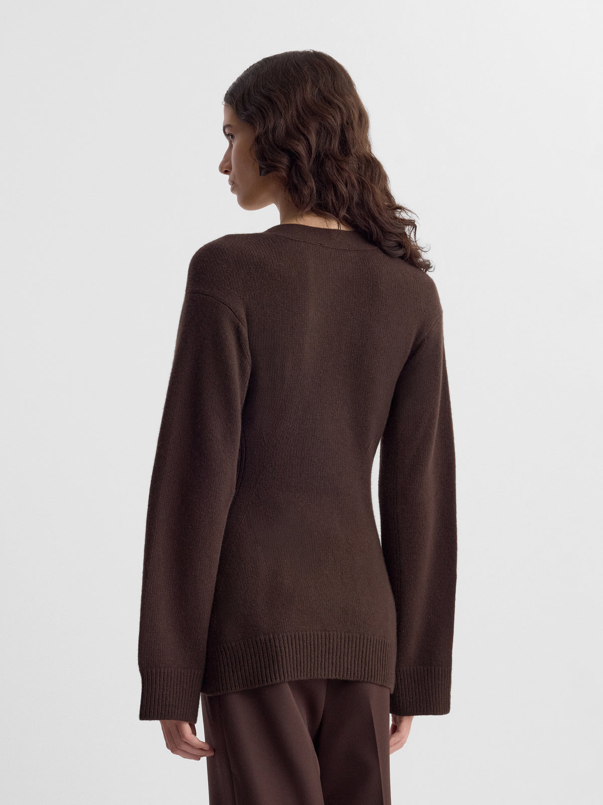 KIRA_CARDIGAN_BITTER_CHOCOLATE_FF00882-KN2526-246_BACK