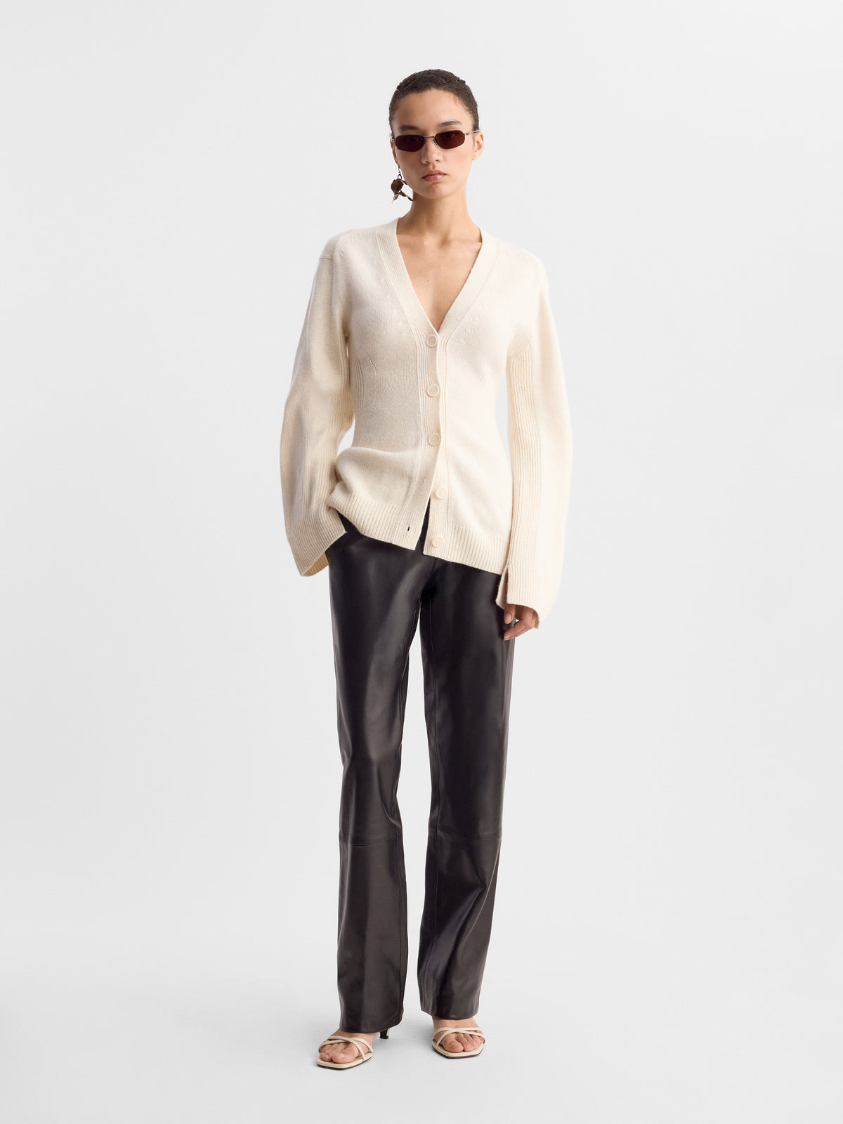 KIRA_CARDIGAN_CREAM_FF00882-KN2526-281_MAIN