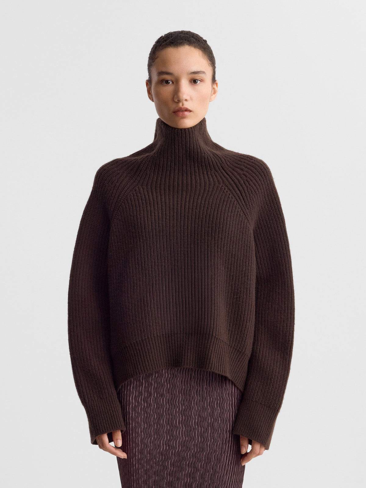 LAICA_SWEATER_BITTER_CHOCOLATE_FF00883-KN2526-246_FRONT