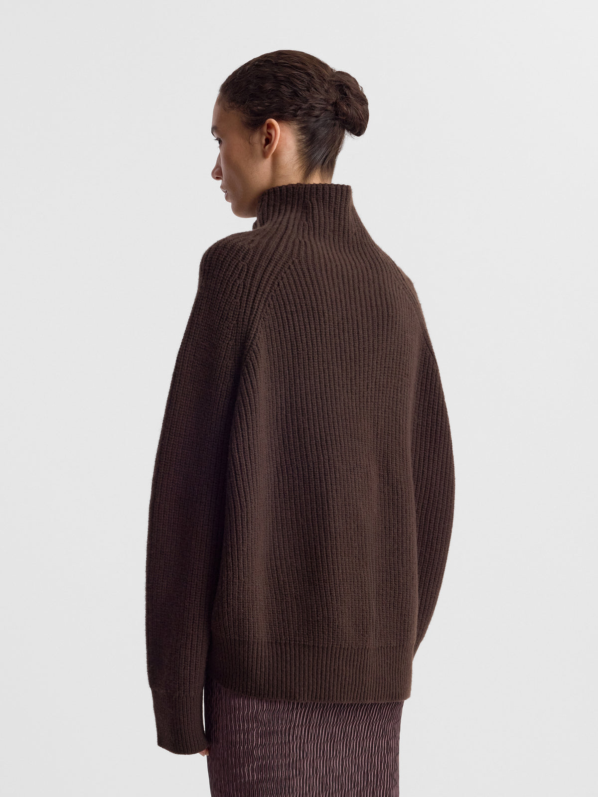 LAICA_SWEATER_BITTER_CHOCOLATE_FF00883-KN2526-246_BACK