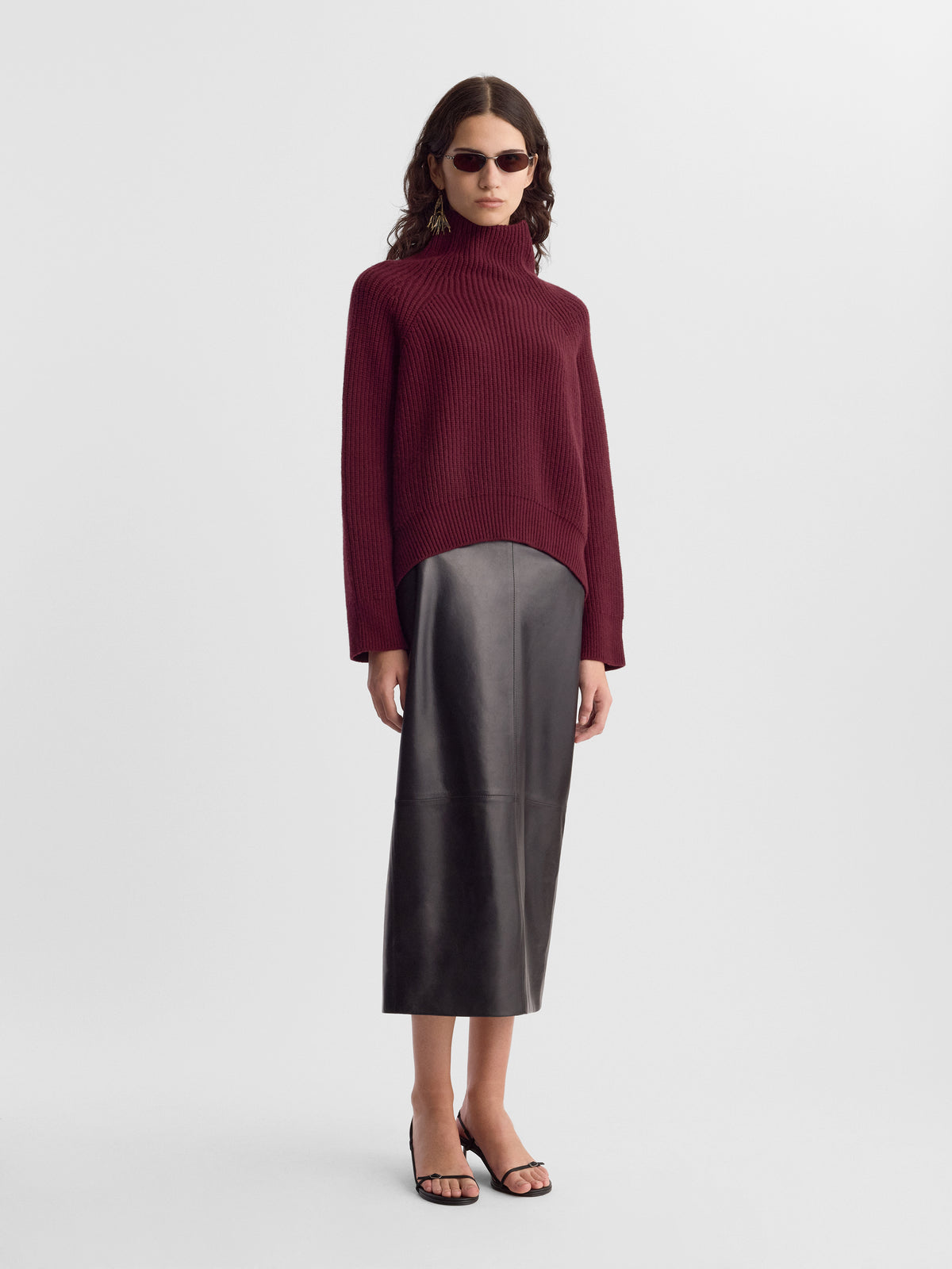 LAICA_SWEATER_BLOOD_RED_FF00883-KN2526-604_MAIN