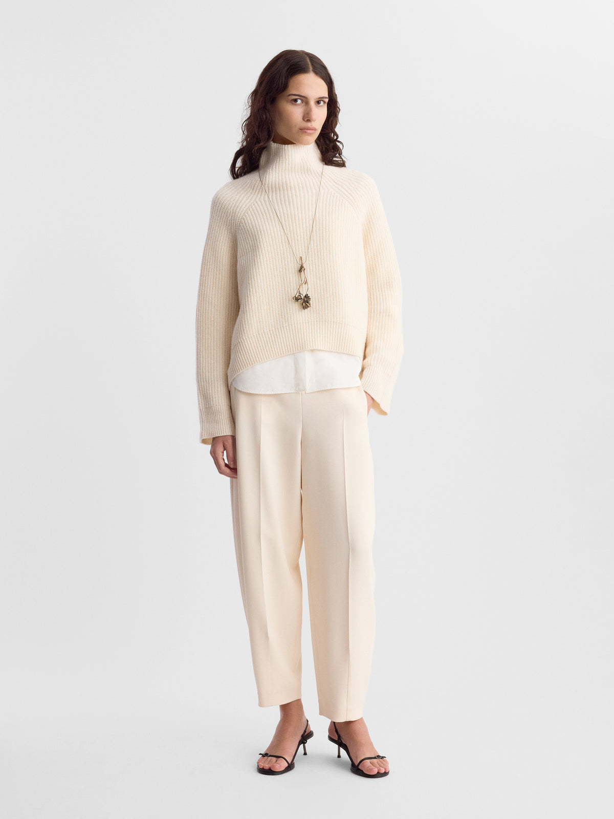LAICA_SWEATER_CREAM_FF00883-KN2526-281_MAIN