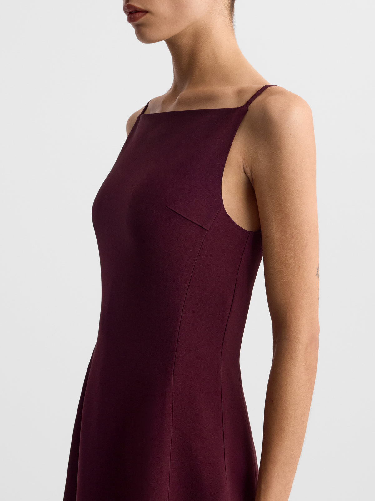 LORENA_DRESS_DEEP_PLUM_FF00867-VI2502-545_DETAIL_1