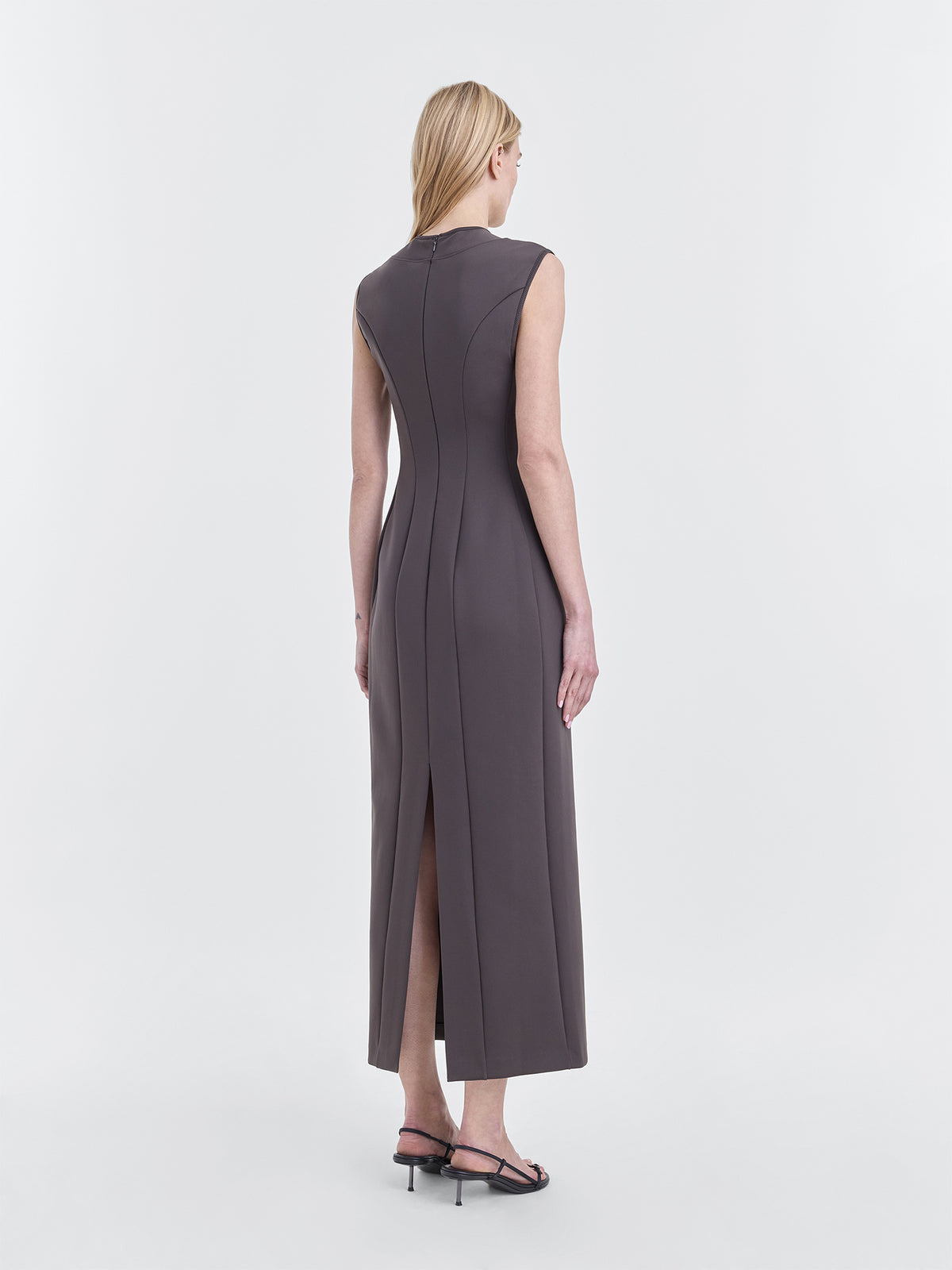Fforme_SS26_FF00671-PA2501-905_AARVI.DRESS_MILITARY.BROWN_BACK