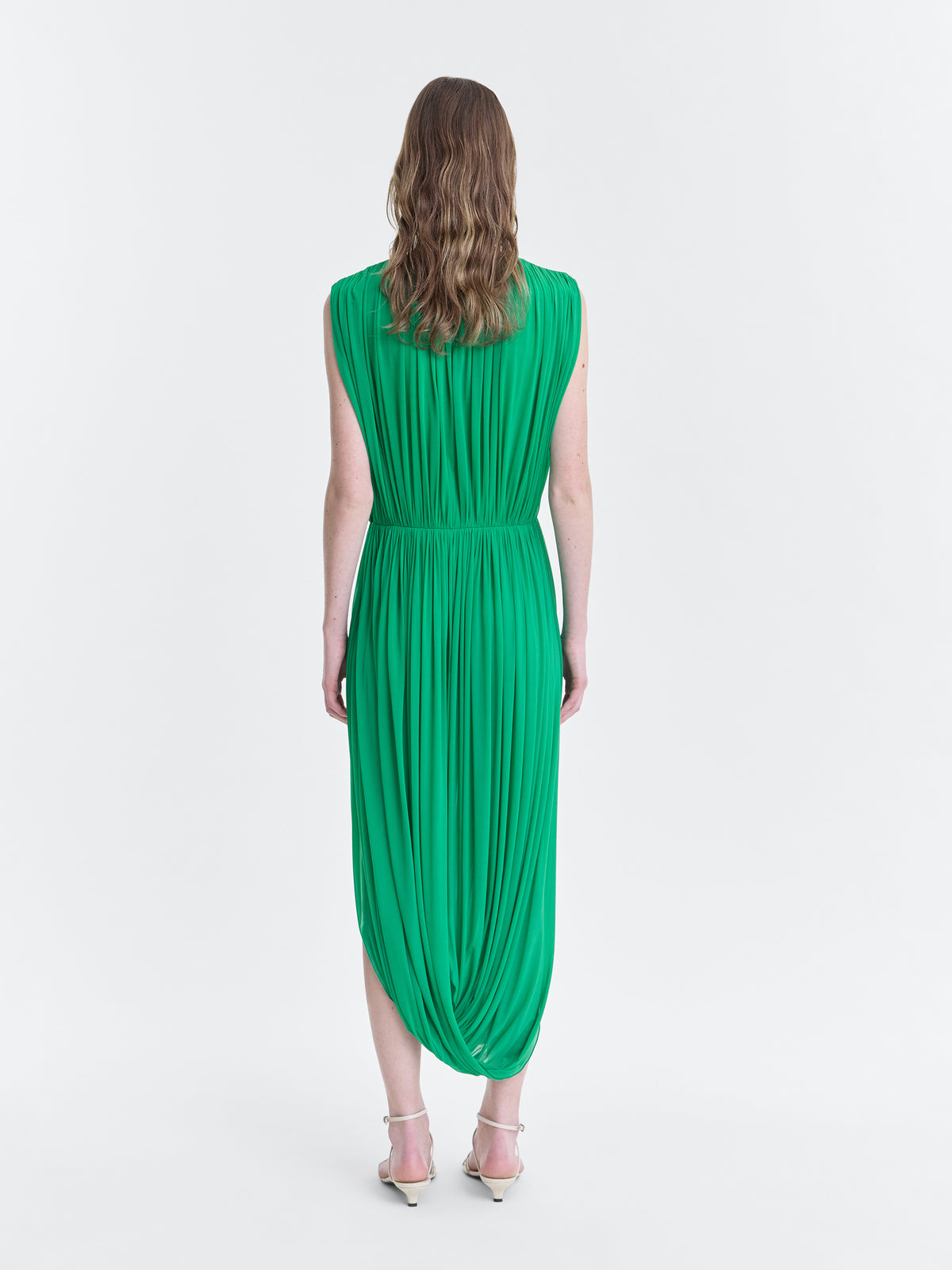 LEONORA_GRASS-GREEN_BACK
