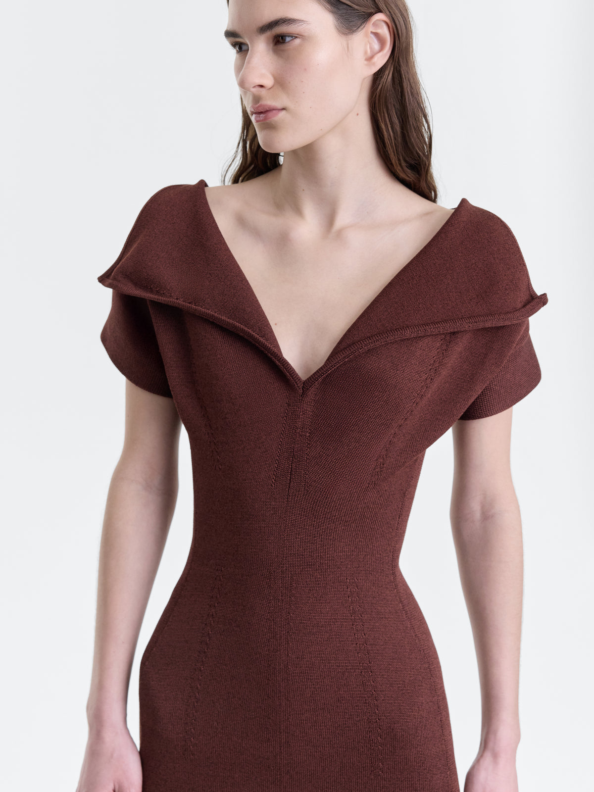 ZARIA-DRESS_OXBLOOD-RED_FF00710-KN2607-603_DETAIL_1